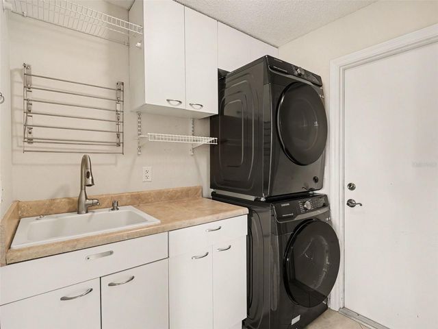 5325 GARDENS DR, Sarasota, FL 34243