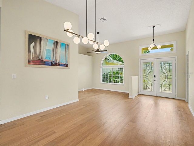5325 GARDENS DR, Sarasota, FL 34243