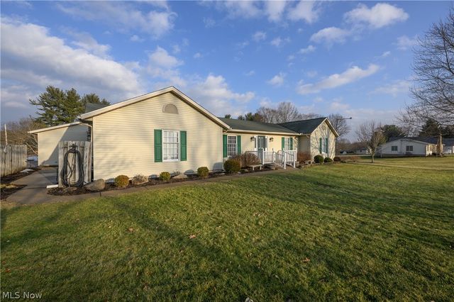 6840 Akron Avenue NW, Canal Fulton, OH 44614