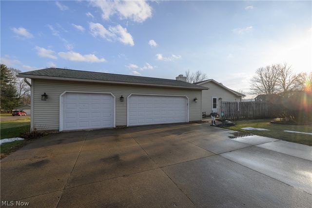 6840 Akron Avenue NW, Canal Fulton, OH 44614