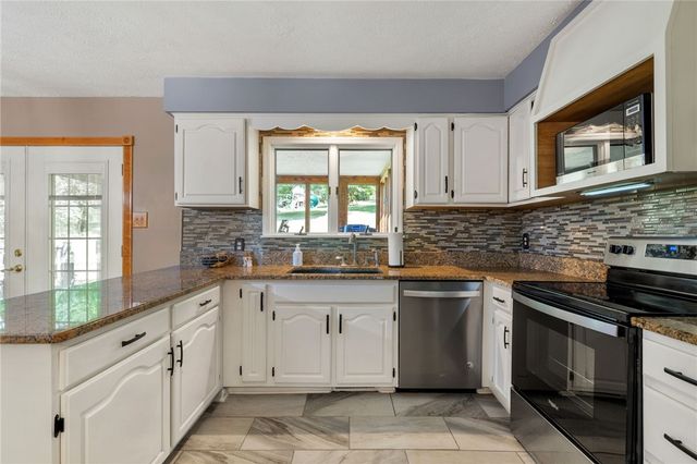 954 S Sunset Beach Rd, Buffalo Twp, PA 15323