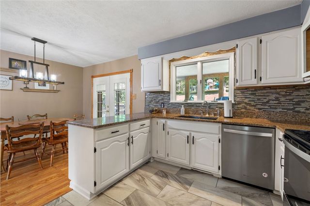 954 S Sunset Beach Rd, Buffalo Twp, PA 15323