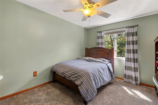 954 S Sunset Beach Rd, Buffalo Twp, PA 15323