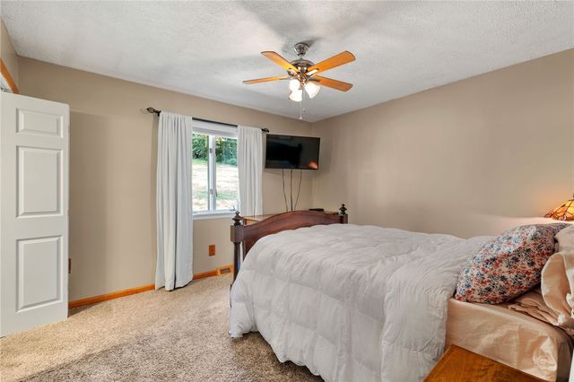 954 S Sunset Beach Rd, Buffalo Twp, PA 15323