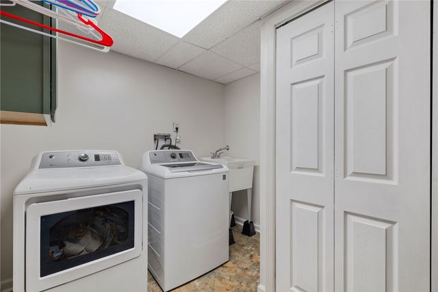 954 S Sunset Beach Rd, Buffalo Twp, PA 15323