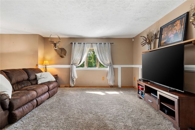 954 S Sunset Beach Rd, Buffalo Twp, PA 15323