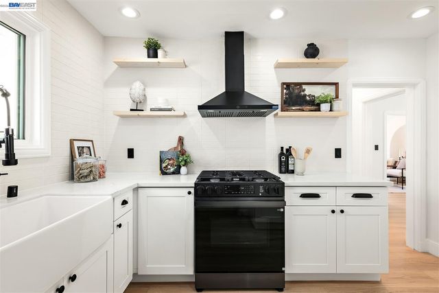 3153 Sheffield Ave, Oakland, CA 94602