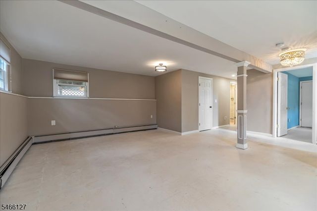 52 Crescent Rd, Wanaque Boro, NJ 07465