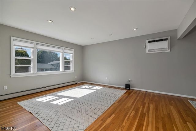 52 Crescent Rd, Wanaque Boro, NJ 07465