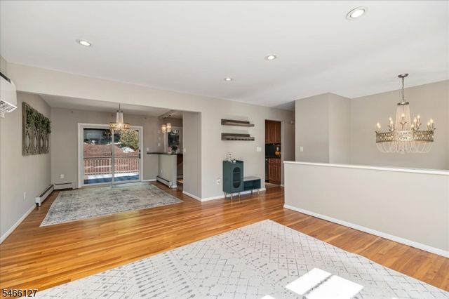 52 Crescent Rd, Wanaque Boro, NJ 07465
