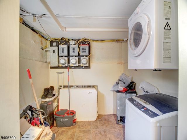 36 Mckay Ave, East Orange City, NJ 07018