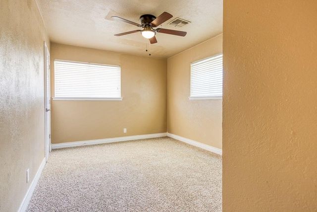 111 Chase Dr, Portland, TX 78374