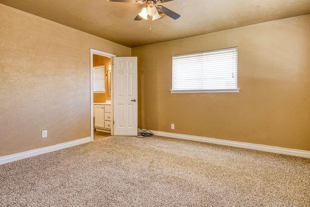 111 Chase Dr, Portland, TX 78374