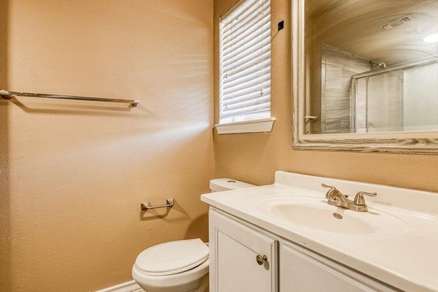 111 Chase Dr, Portland, TX 78374