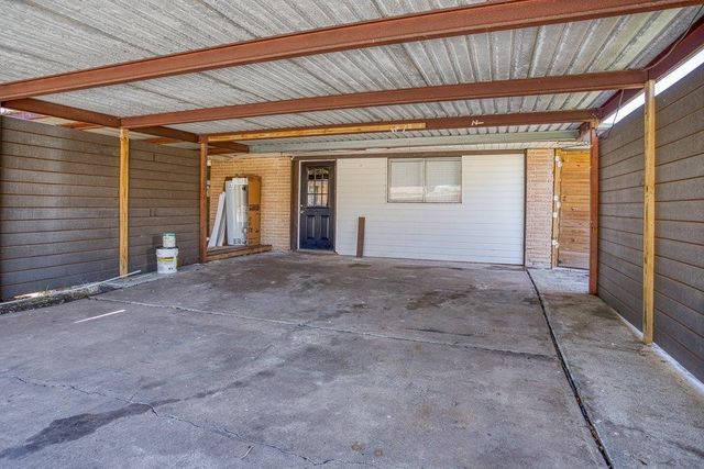 111 Chase Dr, Portland, TX 78374