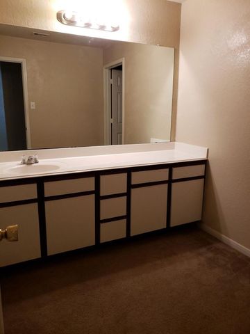 15810 Sheldon Ridge Way, Houston, TX 77044