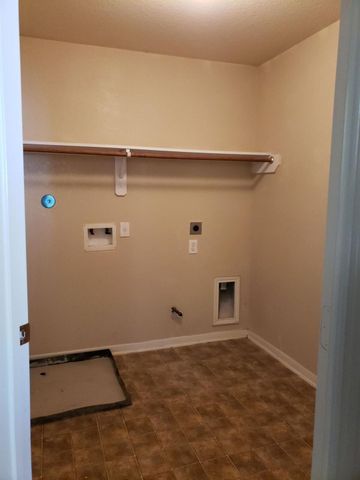 15810 Sheldon Ridge Way, Houston, TX 77044