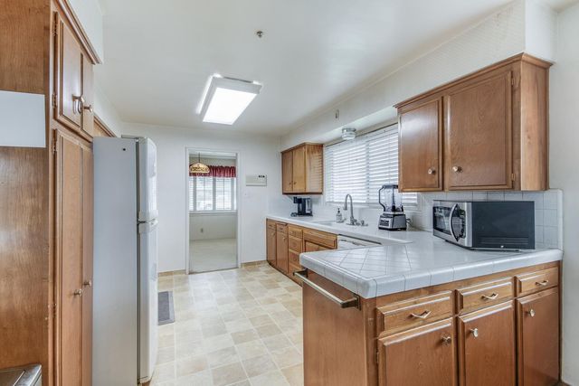 703 W Princeton Avenue, Fresno, CA 93705