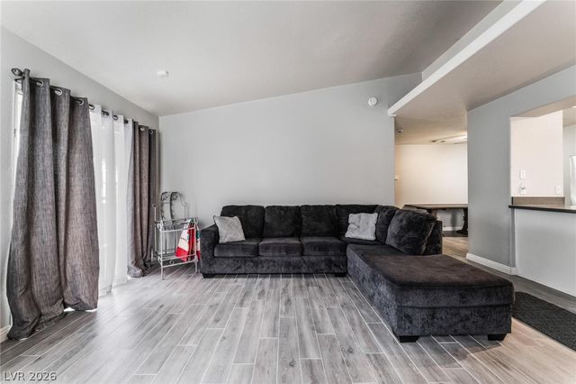 2725 South Nellis Boulevard 2027, Las Vegas, NV 89121