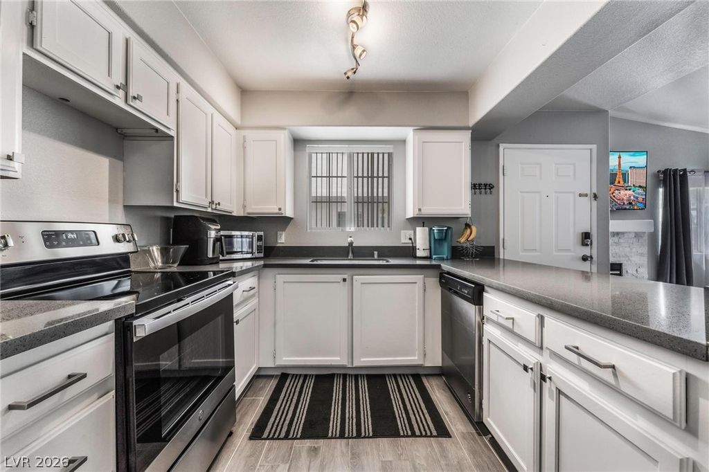 2725 South Nellis Boulevard 2027, Las Vegas, NV 89121