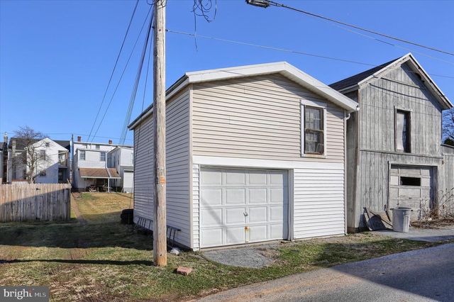 240 E MAIN ST, Middletown, PA 17057