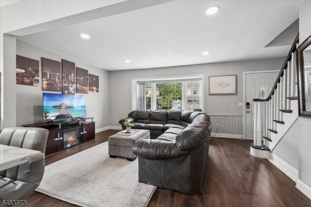 813 Raritan Ave, Manville Boro, NJ 08835