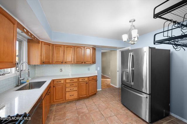 5709 Plantation Drive, Toledo, OH 43623