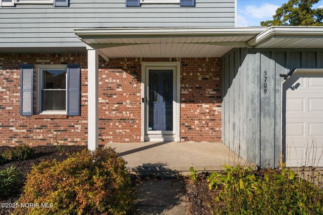 5709 Plantation Drive, Toledo, OH 43623