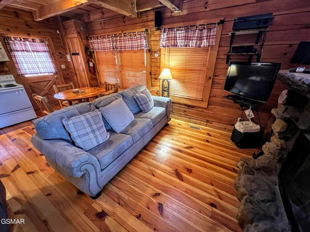 3035 Brothers Way, Sevierville, TN 37862