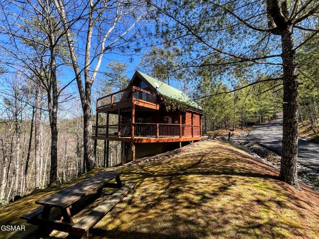 3035 Brothers Way, Sevierville, TN 37862