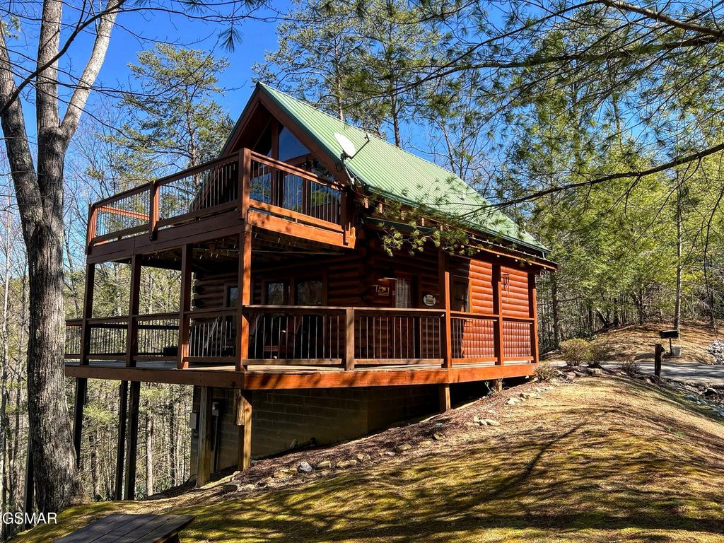 3035 Brothers Way, Sevierville, TN 37862