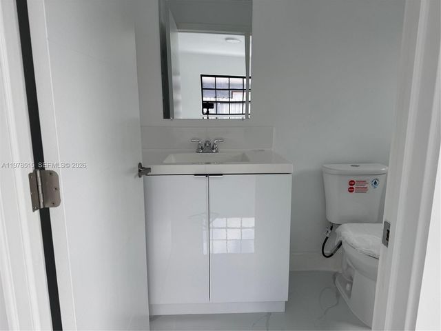 2682 W 70th Pl, Hialeah, FL 33016