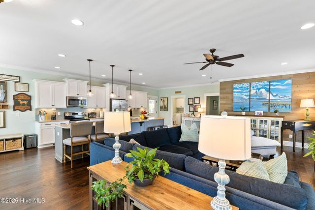 1236 N Caswell Avenue, Southport, NC 28461