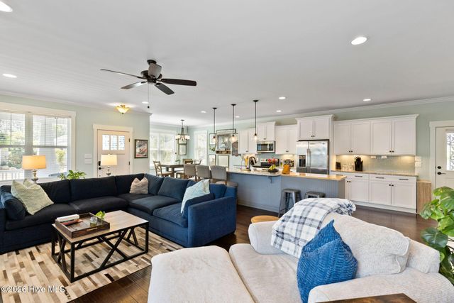 1236 N Caswell Avenue, Southport, NC 28461