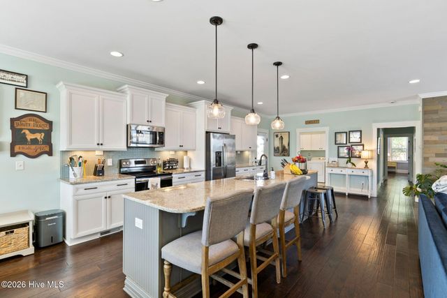 1236 N Caswell Avenue, Southport, NC 28461