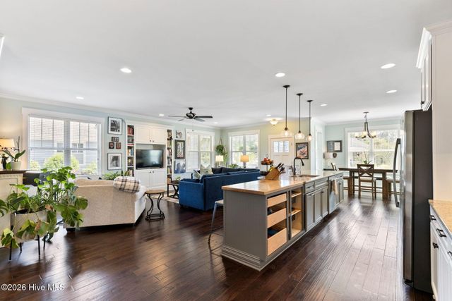 1236 N Caswell Avenue, Southport, NC 28461