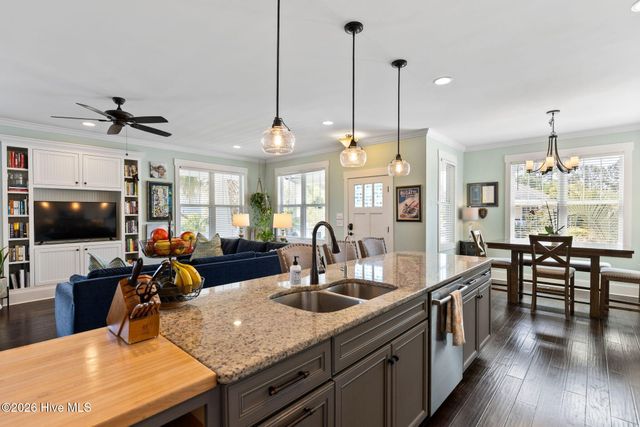 1236 N Caswell Avenue, Southport, NC 28461