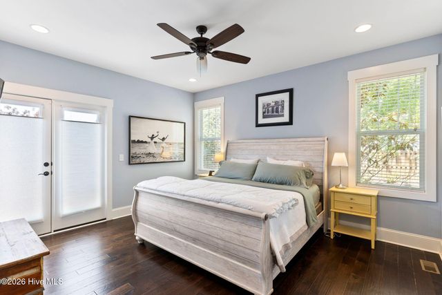 1236 N Caswell Avenue, Southport, NC 28461