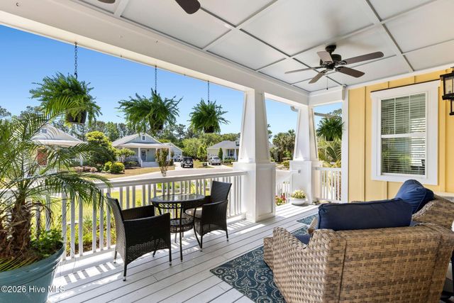 1236 N Caswell Avenue, Southport, NC 28461