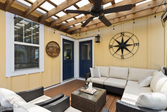 1236 N Caswell Avenue, Southport, NC 28461