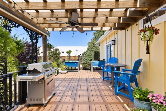1236 N Caswell Avenue, Southport, NC 28461