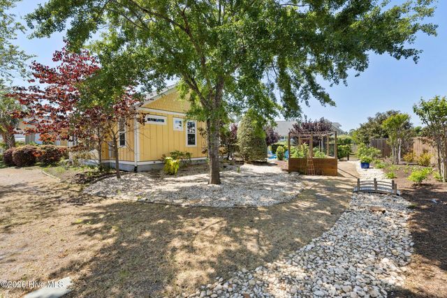 1236 N Caswell Avenue, Southport, NC 28461
