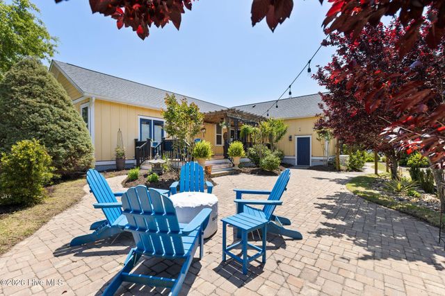 1236 N Caswell Avenue, Southport, NC 28461