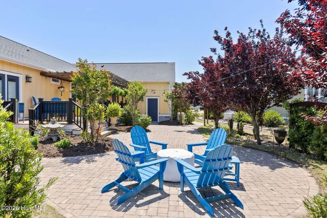 1236 N Caswell Avenue, Southport, NC 28461