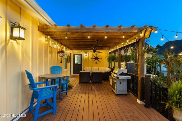 1236 N Caswell Avenue, Southport, NC 28461