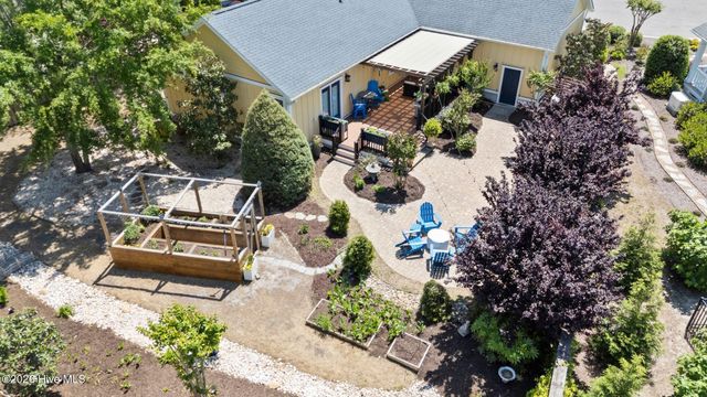 1236 N Caswell Avenue, Southport, NC 28461