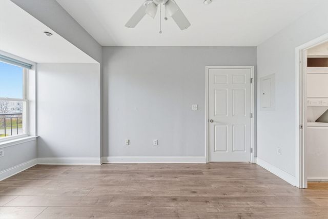 10 Seaport Dr 2311, Quincy, MA 02171