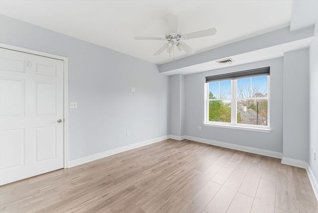 10 Seaport Dr 2311, Quincy, MA 02171