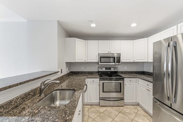 10 Seaport Dr 2311, Quincy, MA 02171