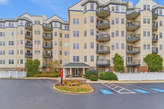 10 Seaport Dr 2311, Quincy, MA 02171